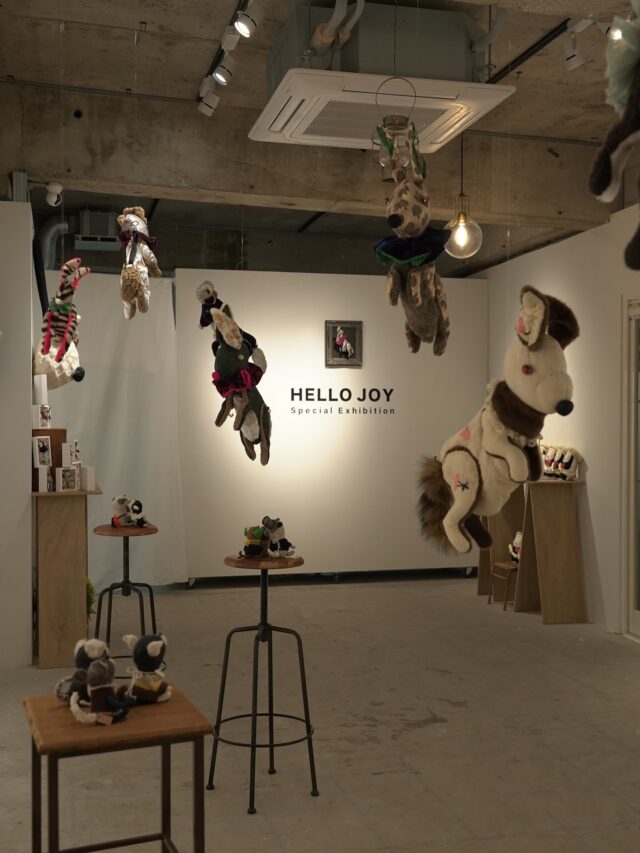 長崎浜町にあるアートギャラリーART SPACE uca では、JOYさんによる作品展「HELLO JOY」を明日6月15日まで開催中。

皆様のご来場心よりお待ちしております。

@ojisama.no.joy 

会期 
6月13日(金)10:00-18:00
6月14日(土)10:00-18:00
6月15日(日) 10:00-17:00
入場無料

場所 : ART SPACE uca @artspaceuca
　　　長崎市浜町2-25 Largoビル３階

————————————

◻︎作家コメント

子どもの頃から
作ることが大好きで
50歳を迎えた今
作ることを楽しんでる
スーパーおばあちゃんになることが
私の夢のひとつ

今、つくるもの
今だから作れるもの
今、たのしんでること
幸せなこと
今のわたしから
未来のわたしへのギフト

今回の個展は
そうゆう思いで製作しました

JOY / 豊田貴子

————————————

※天候不良などで臨時休業する場合がございます。ご来場いただく前にのinstagramストーリーをチェックください。

お問合せ
ART SPACE ucaのinstagramメッセージまたは、下記メースアドレスにお問い合わせくださいませ。
studiohizenllc@gmail.com

————————————

@ojisama.no.joy 
@artspaceuca 

#長崎 #nagasaki #長崎ギャラリー #アート #イラスト #絵画 #art #長崎アート #joy