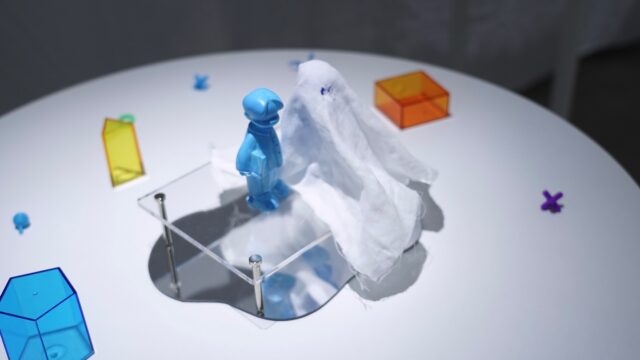 PW/GALLERYでは、ペインターminatubaによるSpecial Exhibition 「PAJAMA PARTY!」を開催中。

初日から多くのお客様にご来場いただき、誠にありがとうございます。アートワークやオリジナルグッズは数に限りがございますので、気になる方はぜひお早めにお越しください。

皆様のご来場心よりお待ちしております。

————————————

PAJAMA PARTY!

@minatuba11

◻︎展示日時
8月16日(土)〜8月30日(土)
Open/13:00〜18:00/Close
月曜・火曜休廊
入場無料

————————————

【作家コメント】
2019年、「眠れないオバケと、その話を聞く少年」のラクガキから始まった minatubaのシリーズ「SLEEP, SLEEP, SLEEP!」。
凧揚げを練習したり、ハロウィンに怖い映画を観たり…。
孤独なオバケと少年の心のふれあいを描くうちに、描き手である minatuba 自身も癒されていきました。
本展は、6年半を経て、「SLEEP, SLEEP, SLEEP!」シリーズを中心に構成した初の展示となります。テーマは「パジャマの時間」。
日々の喧騒から少しだけ離れ、自分自身と静かに向き合えるーーそんな大切なひとときが、やさしくユーモラスな作品として表現されます。

【略歴】
minatuba @minatuba11
兵庫県出身長崎育ち
幼少より美術や漫画に親しみ、長崎の大学を卒業後、商業漫画家として活動をスタート。現在はペインターとして、国内外で作品を発表し、注目を集めている新進気鋭のアーティスト。

————————————

※天候不良などで臨時休業する場合がございます。ご来場いただく前に @pwgallery_nagasaki のInstagramストーリーをご確認ください。

お問合わせ
PW/GALLERYのInstagramメッセージまたは、下記メールアドレスに問い合わせくださいませ。
studiohizenllc@gmail.com

————————————

@minatuba11
@pwgallery_nagasaki

#長崎アート #長崎ギャラリー #長崎 #nagasaki #アート #art #pwgallery #minatuba